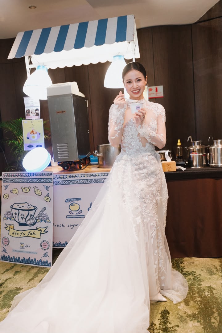 Wedding reception cart